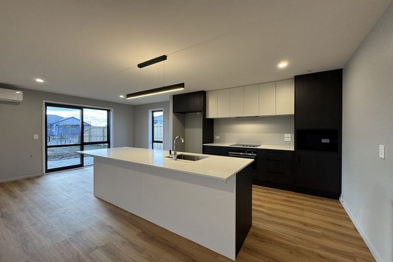 Photo of property in 2/232 Marine Parade, New Brighton, Christchurch, 8061