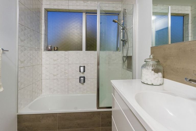 Photo of property in 26 Zita Maria Drive, Massey, Auckland, 0614