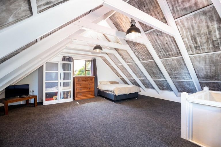 Photo of property in 288e Mangorei Road, Merrilands, New Plymouth, 4312