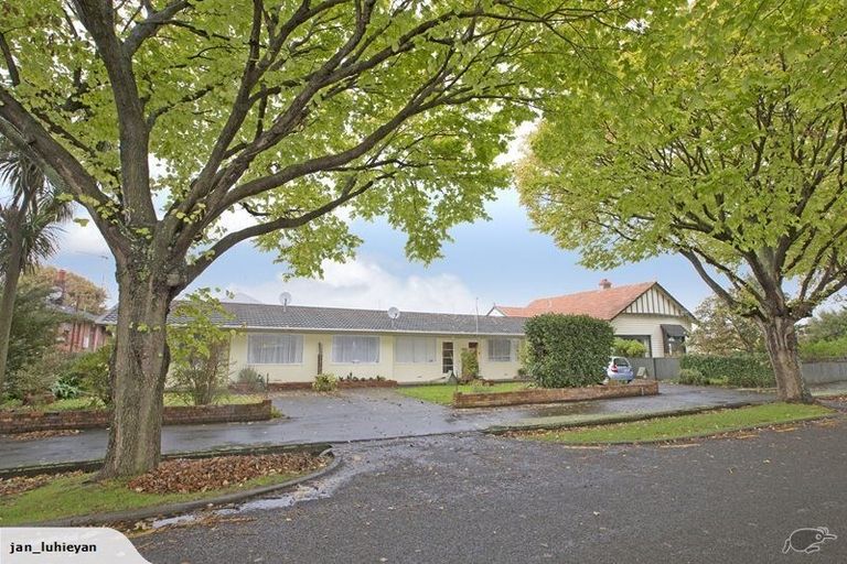 Photo of property in 2 Chaytor Street, West End, Palmerston North, 4410