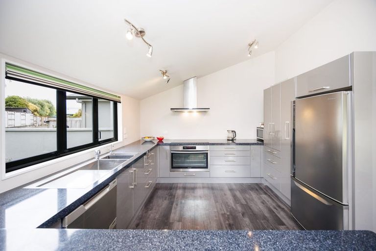 Photo of property in 27 Abby Road, Fitzherbert, Palmerston North, 4410