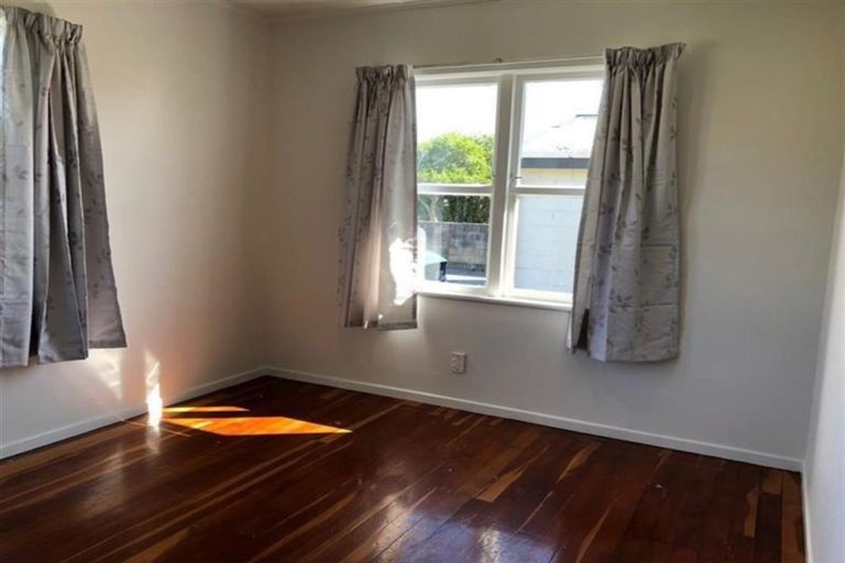 Photo of property in 2 Belgrave Place, Papakura, 2110