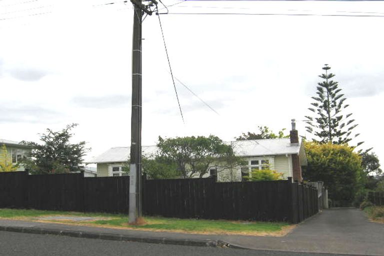 Photo of property in 1/42 Salisbury Road, Birkdale, Auckland, 0626