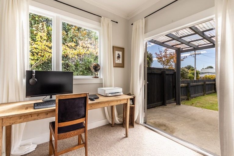 Photo of property in 27 Toi Street, Otaki Beach, Otaki, 5512