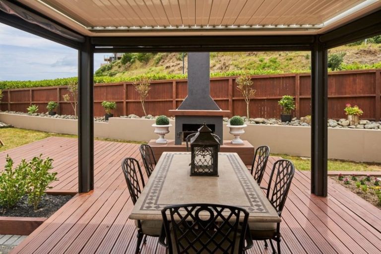 Photo of property in 101 Aotea Drive, Aotea, Porirua, 5024