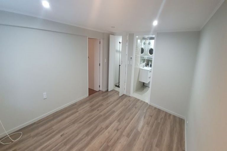 Photo of property in 1/224 Forrest Hill Road, Forrest Hill, Auckland, 0620