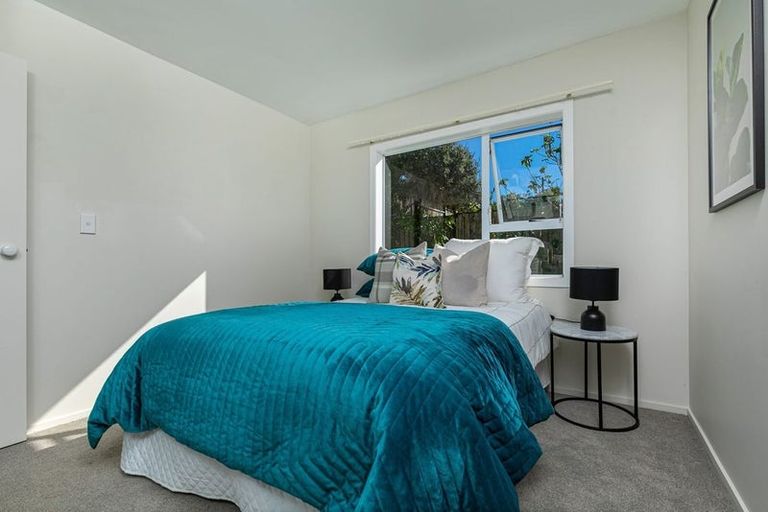 Photo of property in 2/28 East Coast Road, Milford, Auckland, 0620