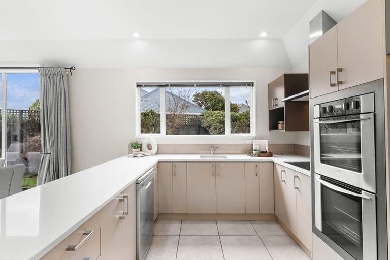 Photo of property in 5 Priorsford Court, Avonhead, Christchurch, 8042