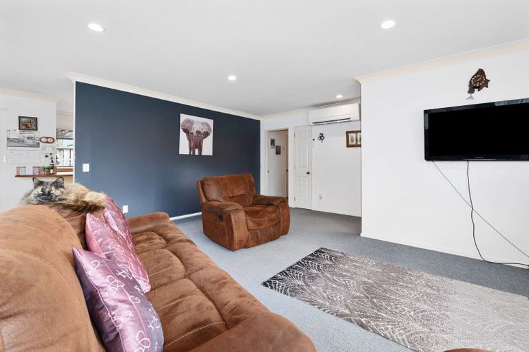 Photo of property in 47 Kiddle Drive, Hilltop, Taupo, 3330