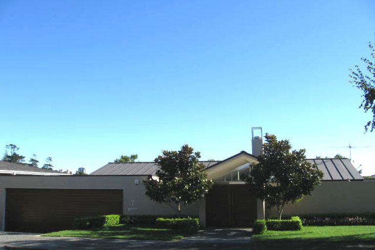 Photo of property in 7 Eric Price Avenue, Takapuna, Auckland, 0620