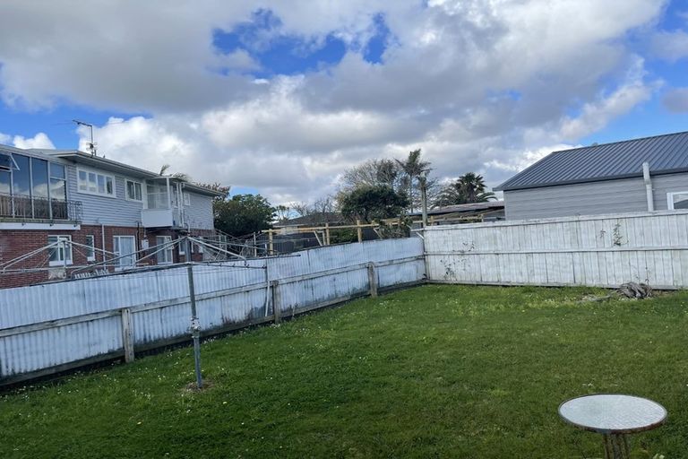 Photo of property in 23b Kelman Road, Kelston, Auckland, 0602