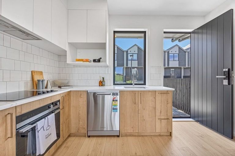 Photo of property in 9/23 Makomako Drive, Orewa, 0931