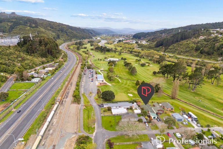 Photo of property in 3 York Avenue, Manor Park, Lower Hutt, 5019