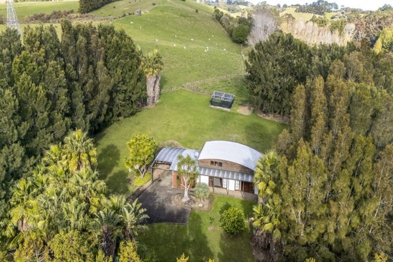 Photo of property in 1812 Kaipara Coast Highway, Kaukapakapa, 0984