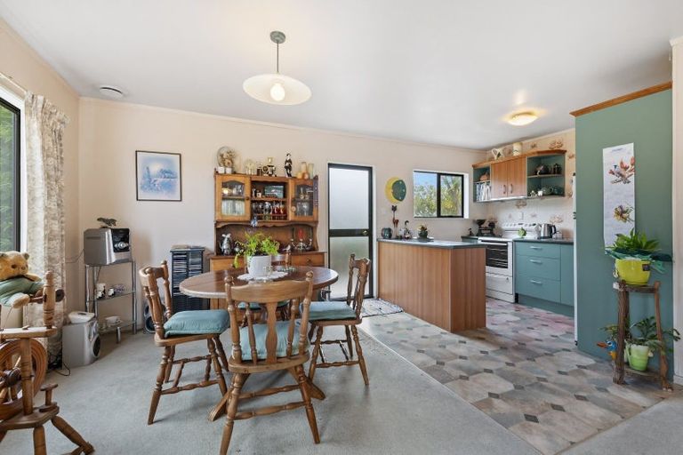 Photo of property in 11a John Road, Stanmore Bay, Whangaparaoa, 0932