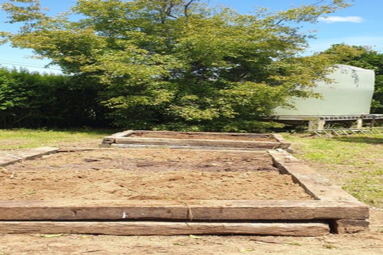 Photo of property in 9 Lind Street, Kimbolton, Feilding, 4777