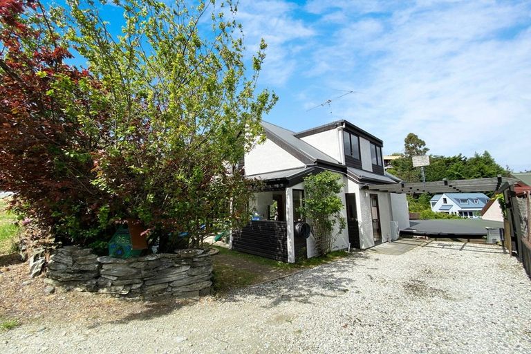 Photo of property in 25b Williams Street, Sunshine Bay, Queenstown, 9300
