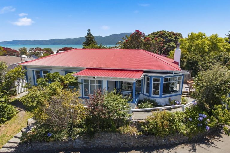 Photo of property in 15 Golf Road, Paraparaumu Beach, Paraparaumu, 5032