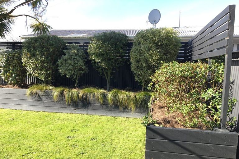 Photo of property in 51 Niven Street, Avondale, Christchurch, 8061