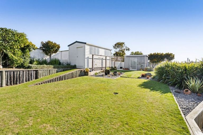 Photo of property in 28 Pararewa Drive, Whalers Gate, New Plymouth, 4310