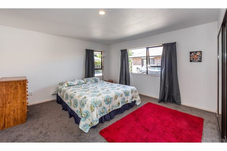 Photo of property in 2/17 Wiremu Street, Redwood, Christchurch, 8051