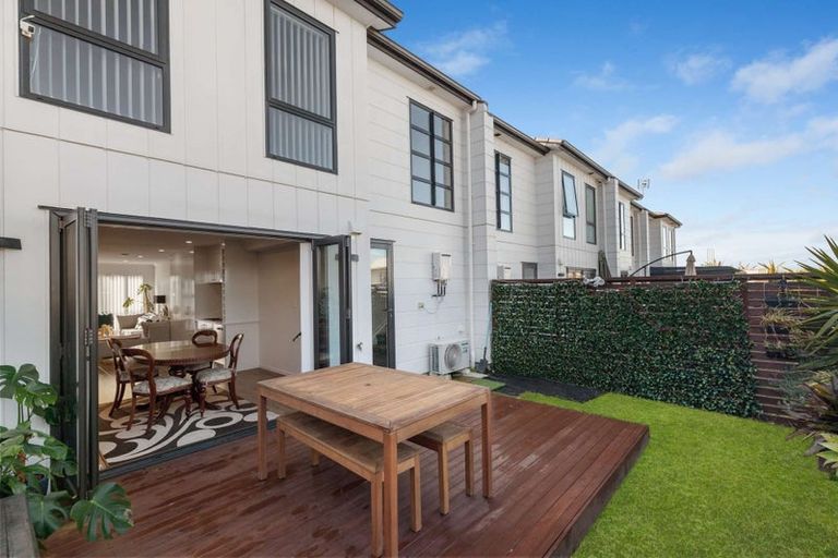 Photo of property in 9 Lovely Lane, Manurewa, Auckland, 2102