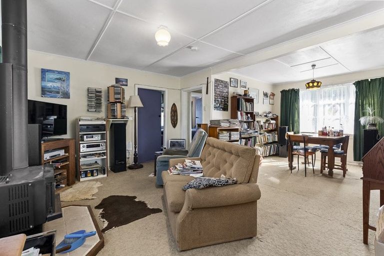 Photo of property in 85 Whitcombe Road, Opunake, 4616