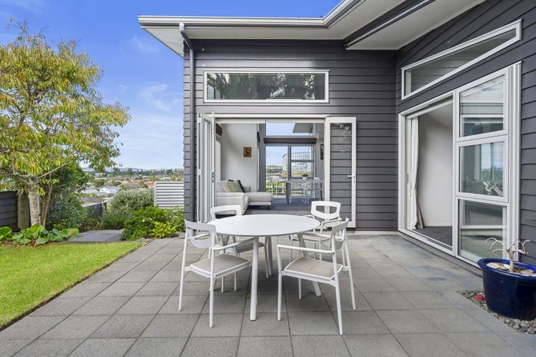 Photo of property in 60 Chesterfield Way, Orewa, 0931