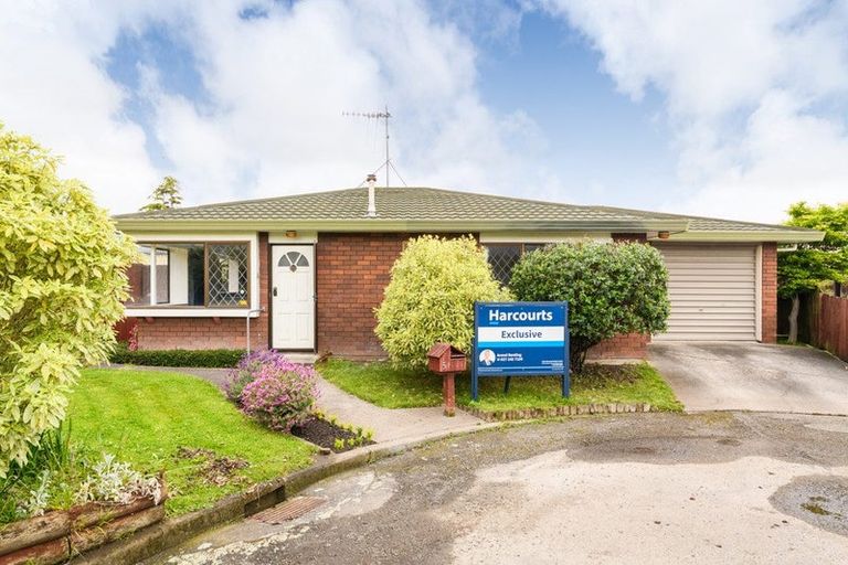 Photo of property in 5 Edgecombe Court, Roslyn, Palmerston North, 4414