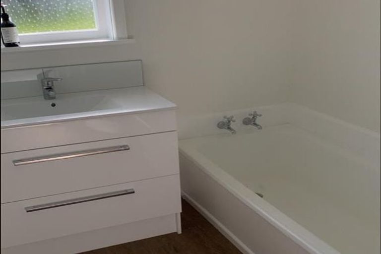 Photo of property in 16 Shamrock Street, Levin, 5510