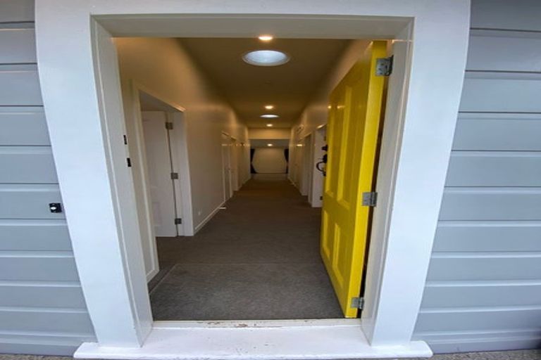 Photo of property in 77 Nottingham Street, Karori, Wellington, 6012