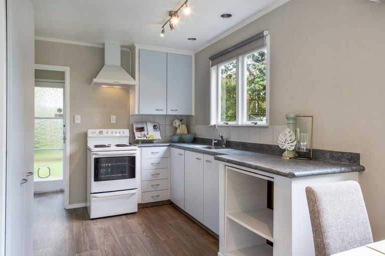 Photo of property in 9 The Grove, Titirangi, Auckland, 0604