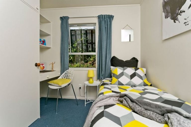 Photo of property in 85a Spinella Drive, Bayview, Auckland, 0629