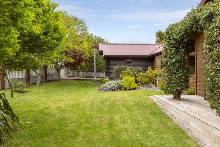 Photo of property in 51 Chesham Avenue, Waipahihi, Taupo, 3330