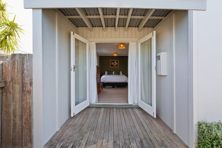 Photo of property in 19 Main Road, Titahi Bay, Porirua, 5022