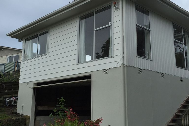 Photo of property in 4 Stallard Place, Glen Eden, Auckland, 0602