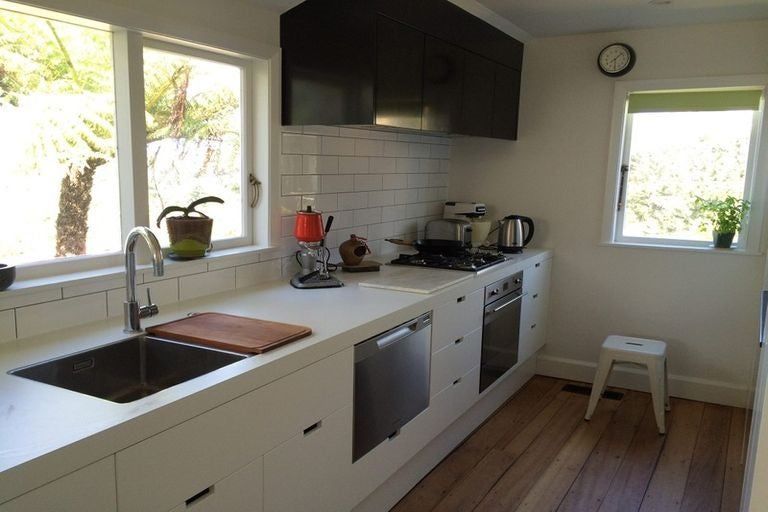 Photo of property in 28 Mortimer Terrace, Aro Valley, Wellington, 6021