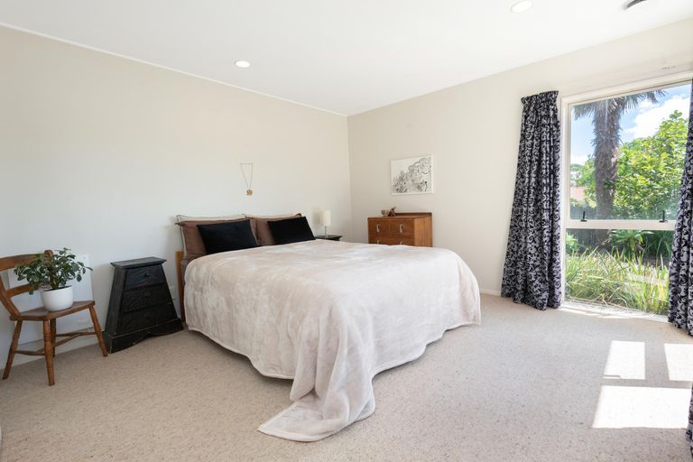 Photo of property in 3/8 Bernie Edwards Place, Botany Downs, Auckland, 2010