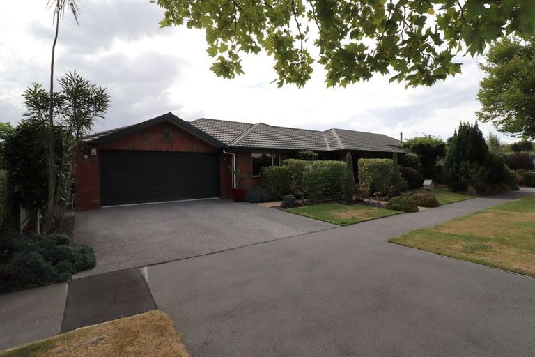 Photo of property in 14 Coolspring Way, Redwood, Christchurch, 8051