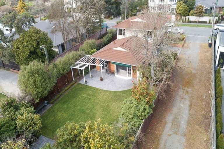 Photo of property in 11 Daresbury Lane, Fendalton, Christchurch, 8014