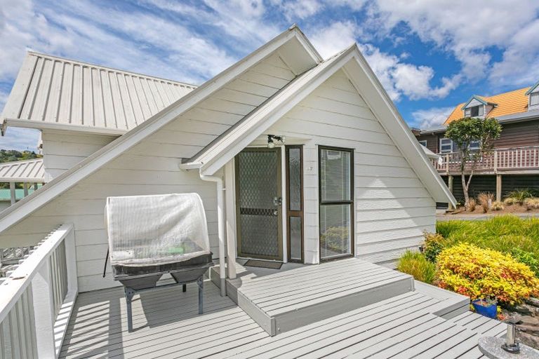 Photo of property in 127 Tuna Place, Onemana, Whangamata, 3691