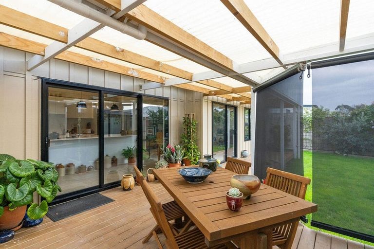 Photo of property in 6 Kingi Te Ahoaho Place, Otaki, 5512