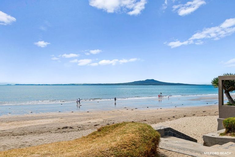 Photo of property in 3/26a Penning Road, Castor Bay, Auckland, 0620