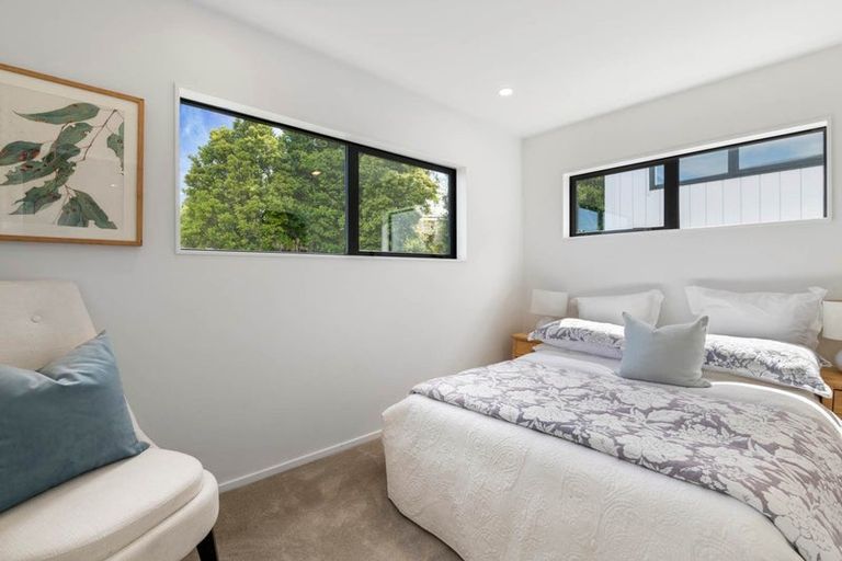 Photo of property in 70d Bond Crescent, Forrest Hill, Auckland, 0620