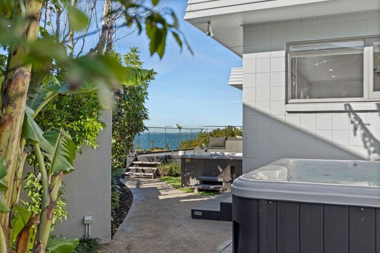 Photo of property in 825 Beach Road, Browns Bay, Auckland, 0630