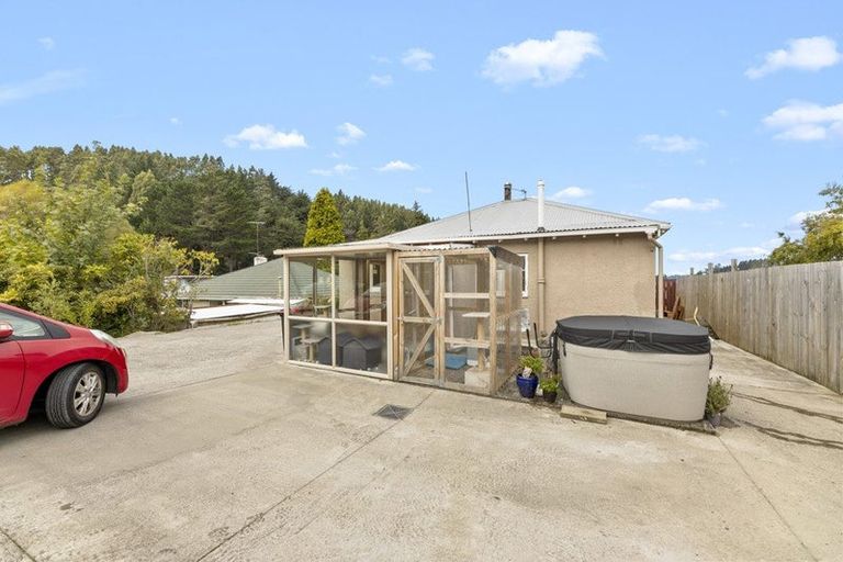 Photo of property in 4 Brockville Road, Glenross, Dunedin, 9011