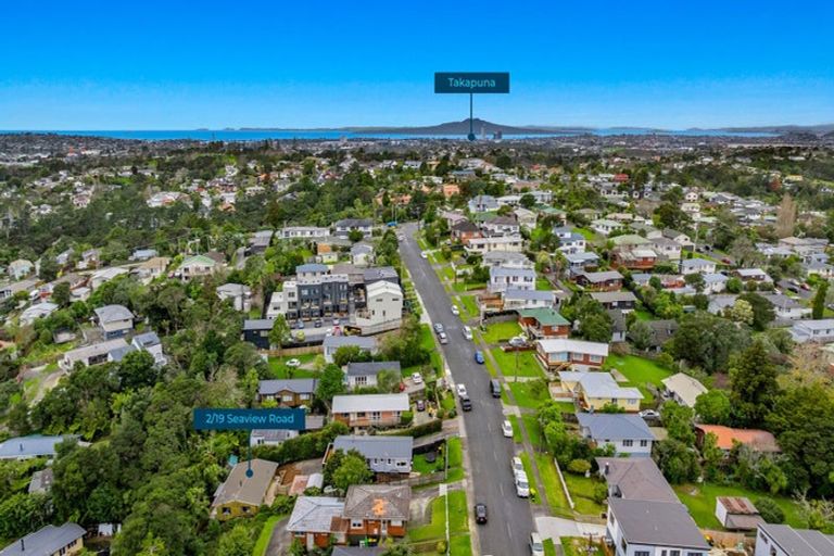 Photo of property in 2/19 Seaview Road, Glenfield, Auckland, 0629