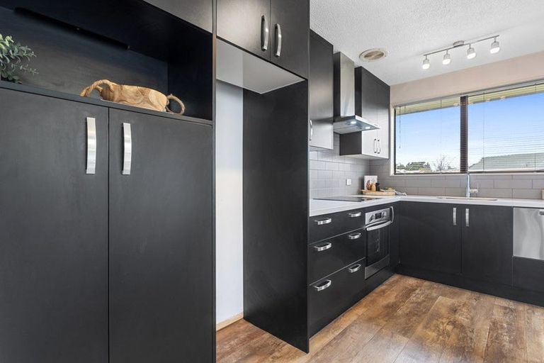 Photo of property in 14 Mckellar Place, Hornby, Christchurch, 8042