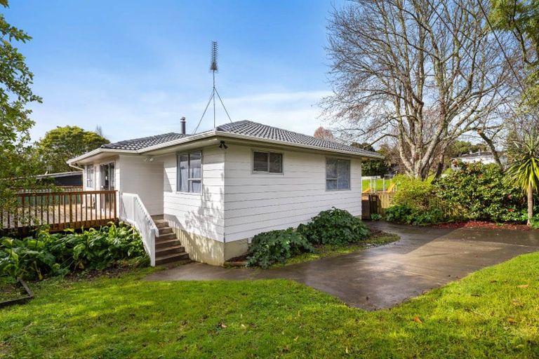 Photo of property in 1 Pitcher Place, Glen Eden, Auckland, 0602