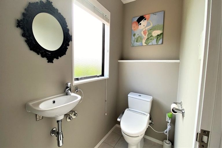 Photo of property in 16 Cherub Place, West Harbour, Auckland, 0618